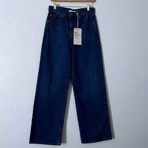 New Levi’s High Loose Jeans Size 28